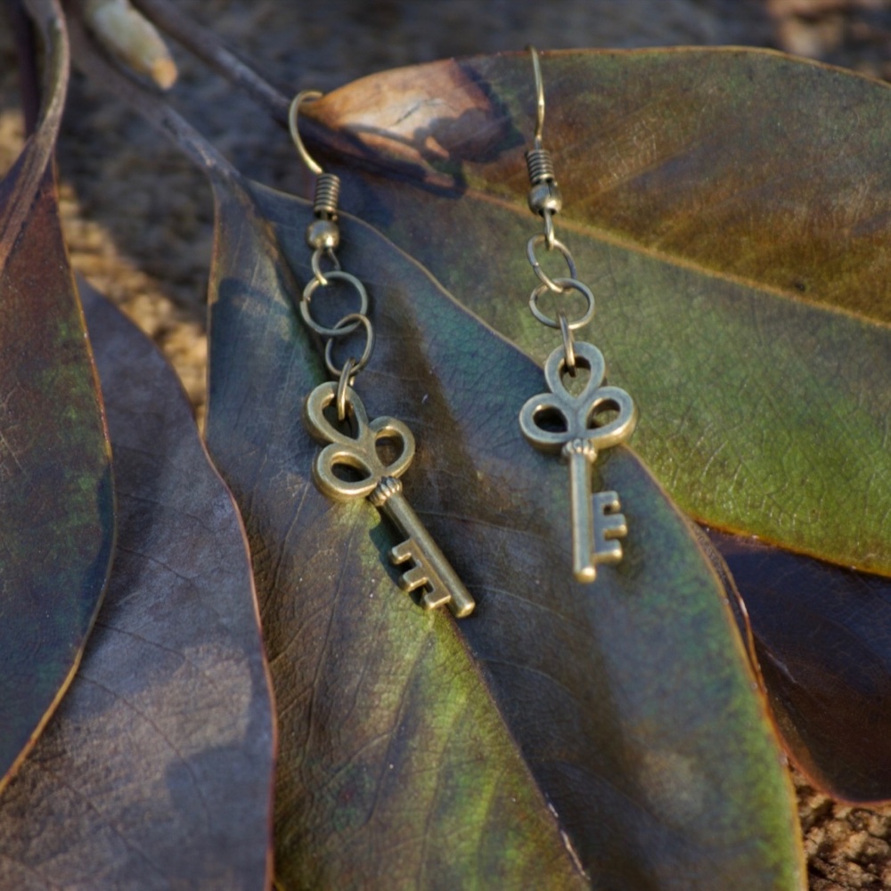 KEY TO LISTENING Earrings